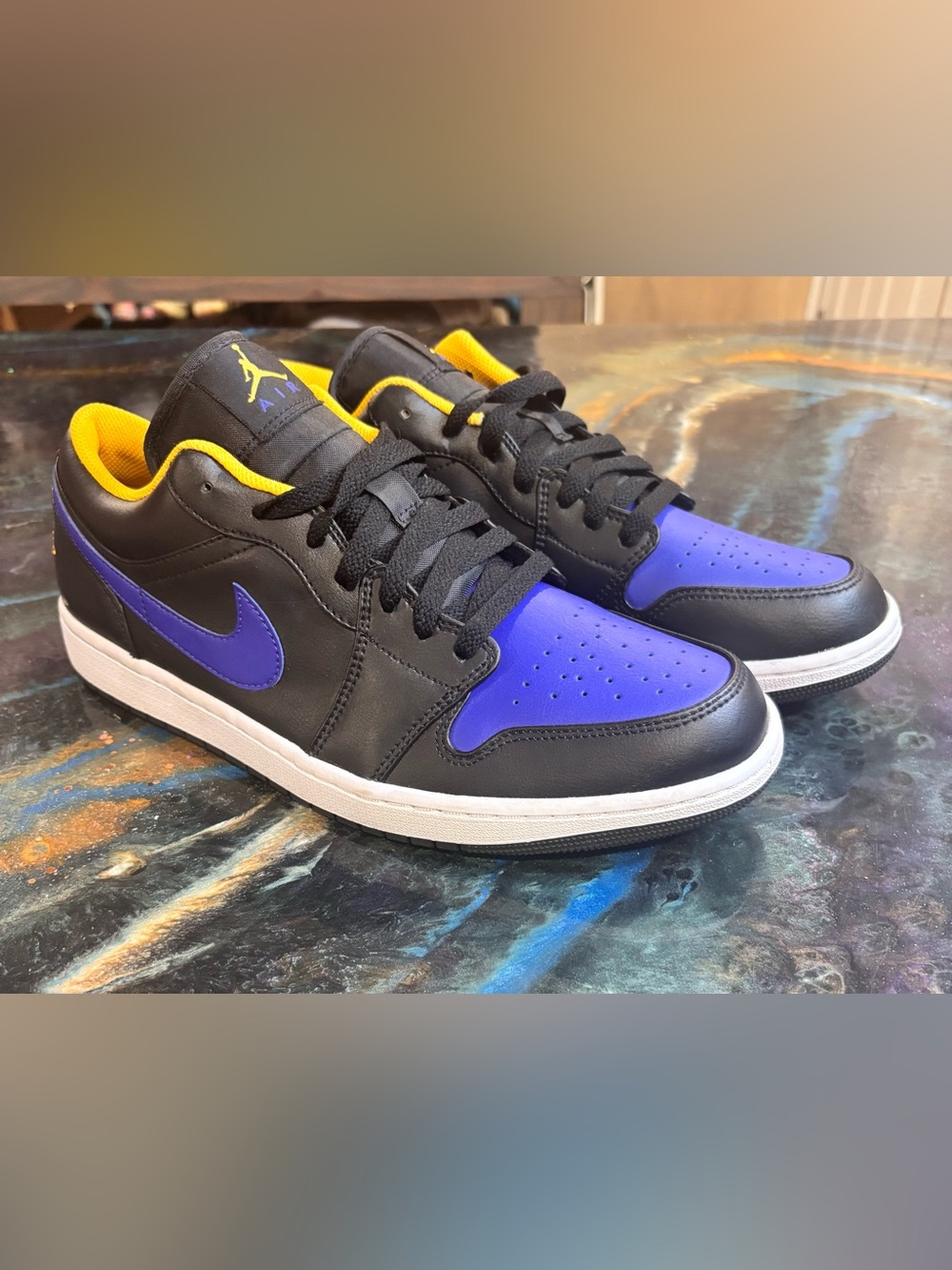 Air Jordan 1 Low Dark Concord 553558-075 Size 12M.